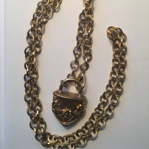 Super Cute Gold Tone Chain w/ Lock Necklace. Darling!